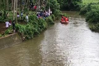 11 year old boy drowned in Malppuram  Malppuram  കാല്‍ വഴുതി തോട്ടില്‍ വീണ 11കാരന് ദാരുണാന്ത്യം  പെരുവള്ളൂരിലെ തോടിന് സമീപം  മലപ്പുറം ജില്ല  മലപ്പുറം വാര്‍ത്തകള്‍  കേരള വാര്‍ത്തകള്‍  പെരുവള്ളൂര്‍ വാര്‍ത്തകള്‍  malappuram news updates