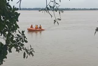 youngman jumped into the river in cuttack