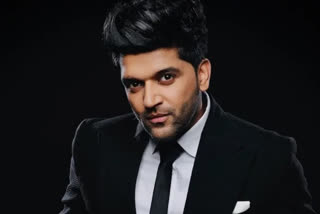 Guru Randhawa releases another track 'Fake Love' from 'Man of the Moon'