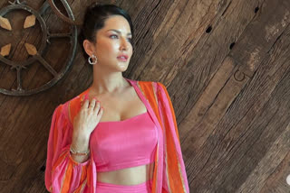 Sunny Leone,Sunny Leone latest pics,Sunny Leone hot photos,Sunny Leone hot pictures,bollywood latest news,Sunny Leone film,Sunny Leone instagram,Sunny Leone desi look pics,Sunny Leone cool look pics,Sunny Leone Telugu debut from Ginna,ಬಾಲಿವುಡ್ ನಟಿ ಸನ್ನಿ ಲಿಯೋನ್,ಟಾಲಿವುಡ್​ ಚಿತ್ರ ಜಿನ್ನಾ,ಜಿನ್ನಾ ಚಿತ್ರದಲ್ಲಿ ಸನ್ನಿ ಲಿಯೋನ್​,ಸನ್ನಿ ಲಿಯೋನ್​ ಫೋಟೋಗಳು