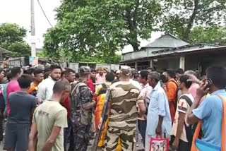 Police prevent MLA and workers from boarding train at Tufanganj station