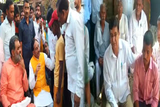 Ramesh Pokhriyal Nishank met Poisonous liquor Victims Families