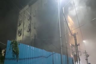 Secunderabad lodge fire broke Seven died  സെക്കന്തരാബാദിൽ ലോഡ്‌ജിൽ വൻ തീപിടുത്തം  ഹൈദരാബാദ് തീപിടുത്തം  ഏഴ് വിനോദസഞ്ചാരികൾ മരിച്ചു  Seven died of suffocation due to thick smoke  fire broke out in a lodge in Secunderabad  telangana news  fire broke