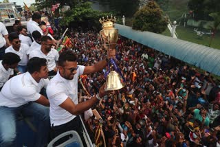 sri-lanka-victory-parade-on-open-top-bus