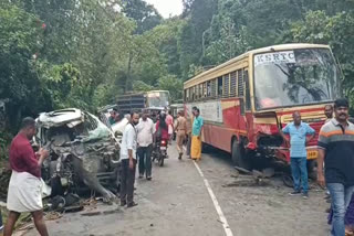 KSRTC bus and a car collided in Kollam  കൊല്ലത്ത് കെഎസ്‌ആർടിസി ബസും കാറും കൂട്ടിയിടിച്ചു  ആര്യങ്കാവിൽ വാഹനാപകടം  കൊല്ലത്ത് വാഹനാപകടം  Accident in kollam Aryankavu  ആര്യങ്കാവിൽ ബസും കാറും കൂട്ടിയിടിച്ചു