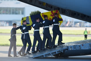 guard of honour to Queen Elizabeth II