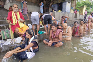 Martyr Munna Yadav wife offered tarpan