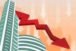 The stock market opened with a fall, the Sensex fell 530 points