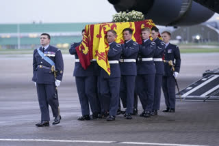 Queen's coffin leaves Buckingham Palace for final journey