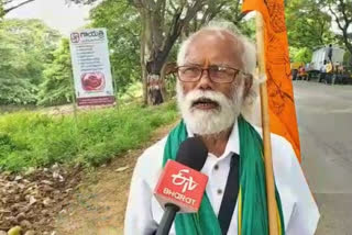 This septuagenarian has won hearts of his young and old peers alike by his brisk walk, simple lifestyle and meditation, while participating in the Amaravati to Arasavalli Padayatra.