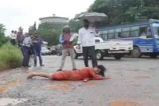 Social worker performs ritual demanding repair of road in Udupi of Karnataka