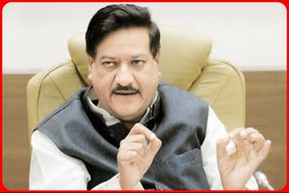 Prithviraj Chavan accuses PM on vedanta foxconn