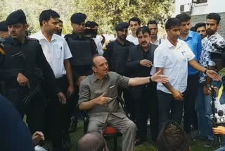 Kashmiri Youth on Ghulam Nabi Azad