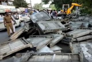 Iron sheets slip off trailer lorry, fall on two walkers, killing them on spot in Kerala