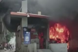 મેમનગર પાસે BRTSમાં આગ, ડ્રાઈવરની સમય સૂચકતાથી 25 પ્રવાસીઓનો બચ્યો જીવ
