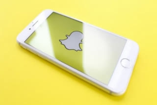 Snapchat brings iOS 16 Lock Screen widgets, chat shortcuts