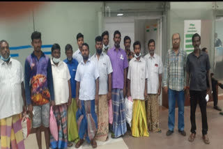 இலங்கை சிறையிலிருந்தது விடுவிக்கப்பட்ட 12 மீனவா்கள் சென்னை அழைத்துவரப்பட்டனர்