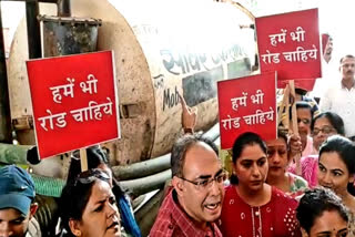 MLA Ashok Lahoti on bad roads and water logging in Jaipur, demands to give height to road