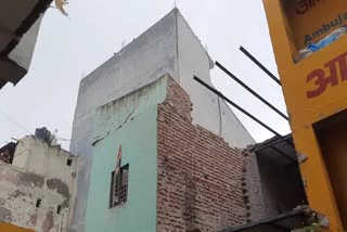 multi-story-building-collapsed-in-delhi