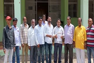 farmers and congress has handed over demand letter to sub collector