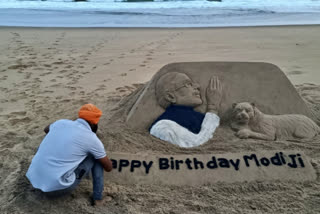 Sand artist Rupesh Singh wishes PM on his birthday by making his sand sculpture