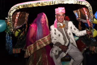 Mexican couple gets married in Agra according to Hindu customs