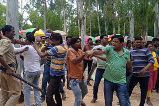 Chaos between two groups of traders over sitting at Sonajhuri Haat