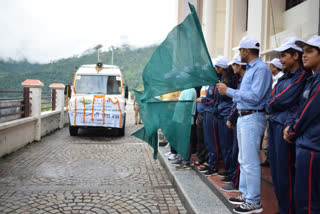 Rudraprayag DM flagged off the cleanliness chariot