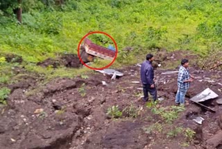 a-lorry-fell-into-a-ditch-at-arbail-ghat-two-was-died