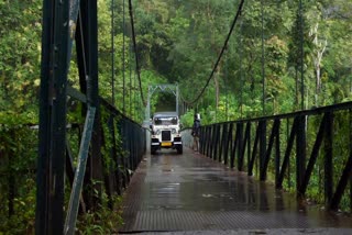 Ponmudi hanging bridge idukki  Ponmudi hanging bridge  idukki ponmudi  hanging bridge kerala  hanging bridge  ഇടുക്കി പൊന്മുടിയിലെ തൂക്കുപാലം  ഇടുക്കി പൊന്മുടി  പൊന്മുടിയിലെ തൂക്കുപാലം  തൂക്കുപാലം  പന്നിയാർ പുഴ  പൊന്മുടി  തൂക്കുപാലം പൊന്മുടി