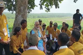 PM Modi talks to cheetah mitra