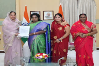 Rajasingh wife met the governor