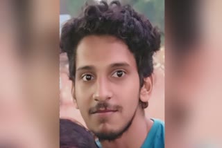 Student commits suicide  suicide  throwing stone on mother  Kasaragod  Madikai  suicide after attacking mother  മകന്‍ തൂങ്ങിമരിച്ചു  അമ്മയുടെ തലയില്‍ അമ്മിക്കല്ലിട്ട ശേഷം  ചിരവകൊണ്ട് അടിച്ചുതകര്‍ത്ത്  കാസര്‍കോട്  മടിക്കൈ  ആത്മഹത്യചെയ്‌തു  ഉറങ്ങികിടന്ന അമ്മയുടെ തലയില്‍ അമ്മിക്കല്ലിട്ടശേഷം  അമ്മയെ ക്രൂരമായി അക്രമിച്ച  ആശുപത്രി  പൊലീസ്