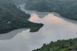 Dead body found in Sutlej river