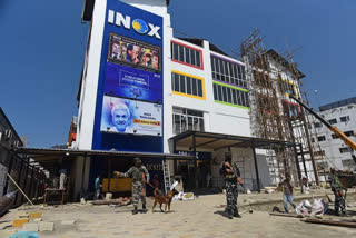 movie theatres in kashmir opened  movie theatres kashmir Srinagar opened  കശ്‌മീരില്‍ വീണ്ടും കൊട്ടകകള്‍  സിനിമ പ്രദര്‍ശനം  കശ്‌മീരില്‍ സിനിമ പ്രദര്‍ശനം  Film screening in Kashmir  movie theatres kashmir Srinagar opened  തീവ്രവാദി ആക്രമണം