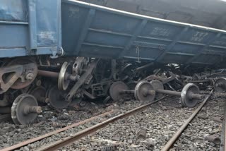train derailed kumbhu station