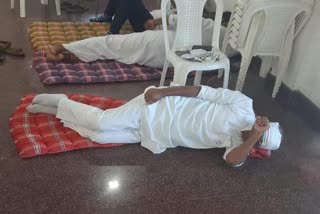 Photo of Digvijay Singh sleeping on floor goes viral