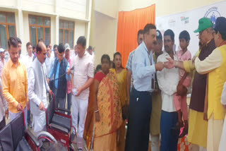 MP Ajay Tamta And Ganesh Joshi distributed Equipment