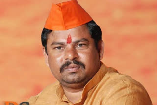 MLA Rajasingh fans rioted at BJP public meeting