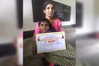 specially-abled-student-get-first-place-in-speech-contest-at-pratibha-karanji