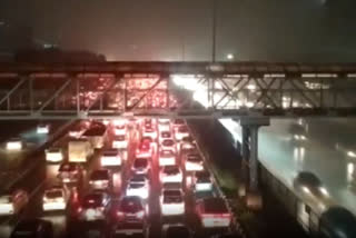 Heavy rain floods Delhi-Gurugram expressway causing massive traffic jam