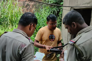 Security guard Shoots self using Colleagues gun at Asansol