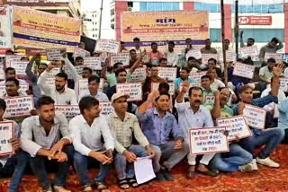 Demand of direct recruitment on VC post in schools, teachers protest in Jaipur