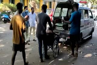 father attacked young man  love affair with his daughter  varkala trivandrum attack  father attacked balu  latest news in trivandrum  latest crime news in varkala  മകളുമായി പ്രണയബന്ധം  യുവാവിനെ വെട്ടിപരിക്കേല്‍പിച്ച്  പെണ്‍കുട്ടിയുടെ പിതാവ്  ബിഎസ്എന്‍എല്‍ ടെലിഫോണ്‍ എക്‌സ്‌ചേഞ്ച്‌ന് സമീപം  അതിക്രമിച്ചു കടന്ന ബാലു  വര്‍ക്കലയില്‍ യുവാവിന് വെട്ടേറ്റു  തിരുവനന്തപുരം ഏറ്റവും പുതിയ വാര്‍ത്ത  പ്രതി ജയകുമാര്‍  ഇന്നത്തെ പ്രധാന വാര്‍ത്തകള്‍