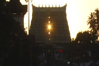 Padmanabha Swamy temple marvel  sun passes through all the temple tower windows  Padmanabha Swamy temple tower mystery  Sun set in Padmanabha Swamy temple  ಶ್ರೀ ಪದ್ಮನಾಭ ಸ್ವಾಮಿ ದೇವಸ್ಥಾನ  ಕೇರಳ ಮತ್ತು ದ್ರಾವಿಡ ಶೈಲಿಯ ವಾಸ್ತುಶಿಲ್ಪದ ಸಮ್ಮಿಲನ  ಶ್ರೀ ಪದ್ಮನಾಭ ಸ್ವಾಮಿ ದೇವಸ್ಥಾನದ ಗೋಪರದ ವಿಸ್ಮಯ  ಗೋಪುರದ ನಿರ್ಮಾಣದಲ್ಲಿ ವೈಜ್ಞಾನಿಕ ಲೆಕ್ಕಾಚಾರ  ವಿಷುವತ್ ಸಂಕ್ರಾಂತಿಯ ದಿನ  ಅನಿಜಮ್ ತಿರುನಾಳ್ ಮಾರ್ತಾಂಡವರ್ಮ ಆಳ್ವಿಕೆ  ಶ್ರೀ ಪದ್ಮನಾಭ ಸ್ವಾಮಿ ದೇವಾಲಯದಲ್ಲಿ ವಿಸ್ಮಯ  ಗೋಪುರದ ಕಿಂಡಿಗಳ ಮೂಲಕ ಹಾದು ಹೋಗುವ ಸೂರ್ಯ