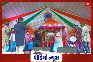 પદયાત્રા સેવા કેમ્પમાં છવાયા કમાભાઈ, બોલાવી ગરબાની રમઝટ