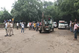 DDA reached Chirag Delhi village to remove parking
