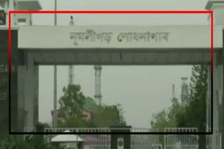 Stealing oil from oil refinery in Golaghat