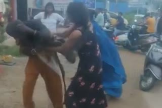 Chhindwara Kinnar Fight Video: