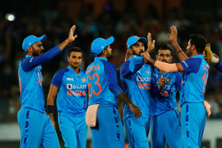 Australia finish at 186/7 against India in 3rd T20I